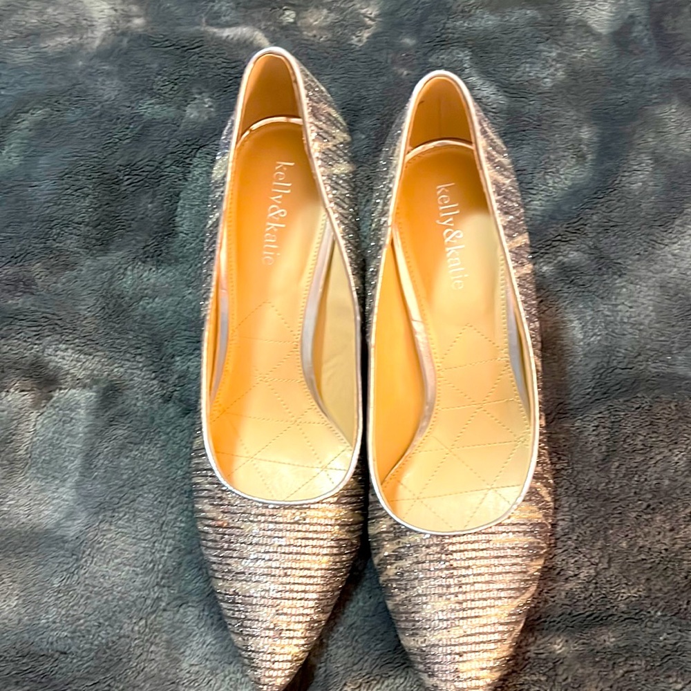 STATEMENT SHOE/ DATE NIGHT HEAT